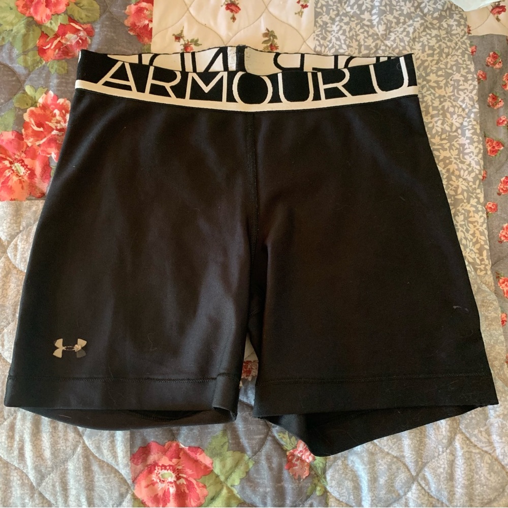 Under Armour black spandex athletic shorts | fits like Small size | worn